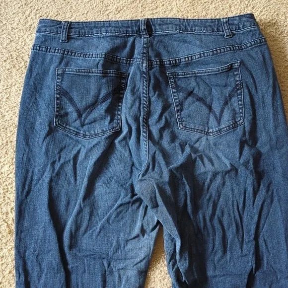 Venezia Medium Wash Denim Bootcut Jeans Size 18 Short/ Petite - Picture 6 of 6